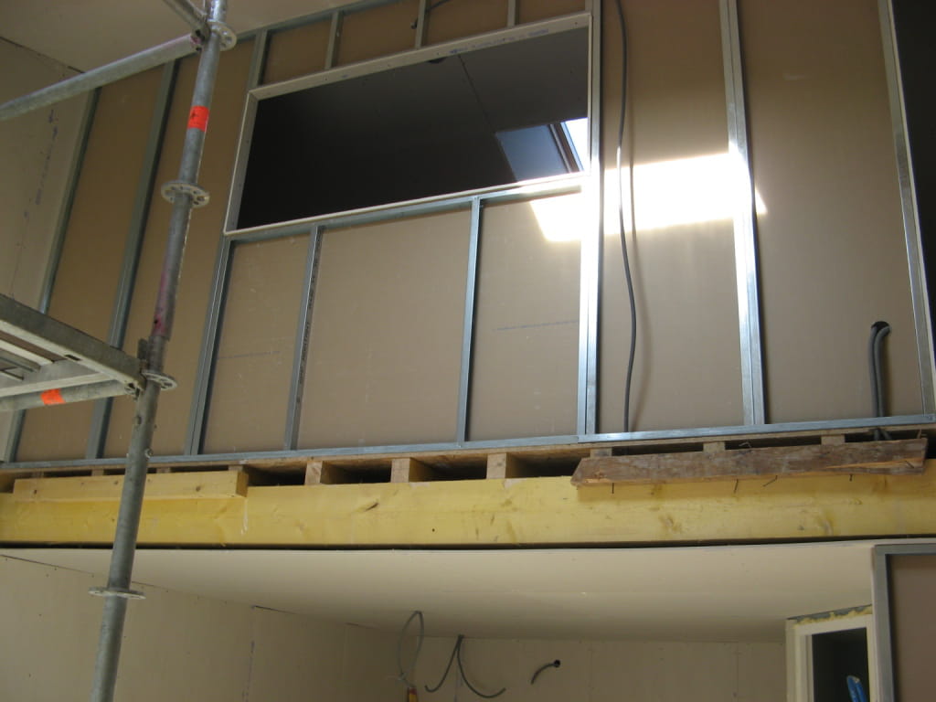 Comment fermer une mezzanine sous toit