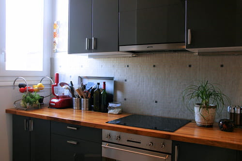 Cuisine gris perle, quelle couleur pour sol et murs Carrelage noir et mur couleur