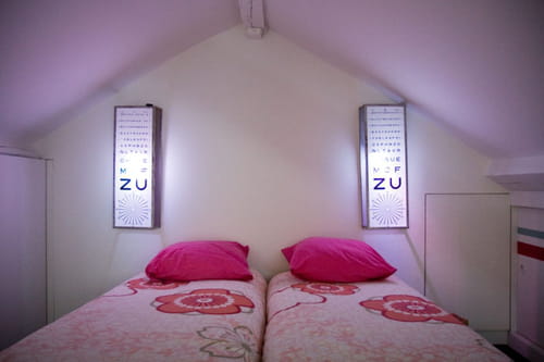 Quelle déco pour la chambre d'une fille de 12 ans ? Chambre fille fushia et blanc