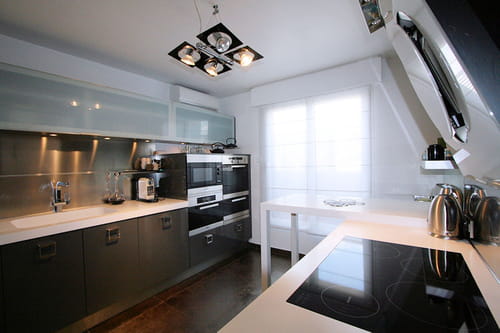 Cuisine gris perle, quelle couleur pour sol et murs Carrelage noir et mur couleur